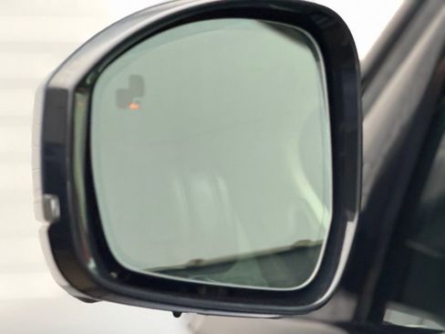 Used 2019 Land Rover Range Rover HSE image 28