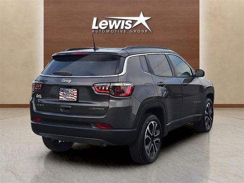 Used 2024 Jeep Compass Limited w/ Sun and Sound Group image 5