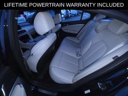 Used 2025 Genesis G70 2.5T RWD image 10