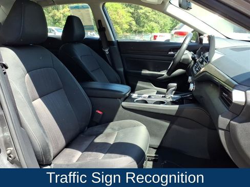 Used 2024 Nissan Altima 2.5 SV w/ SV Premium Package FWD image 27