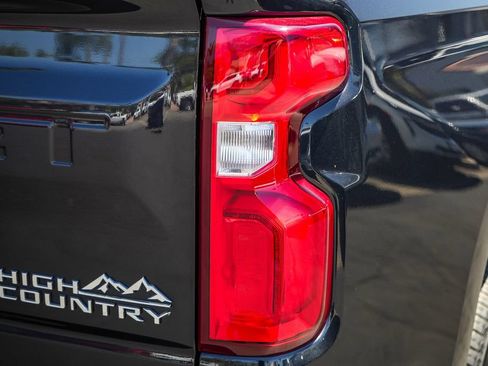 Used 2023 Chevrolet Silverado 1500 High Country w/ High Country Premium Package AWD/4WD image 7