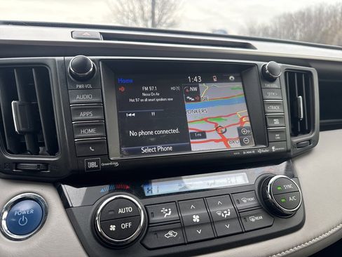 Used 2017 Toyota RAV4 Limited image 17