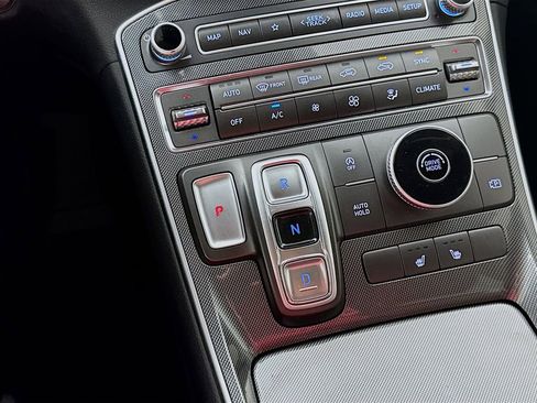 Certified 2023 Hyundai Santa Fe SEL image 17