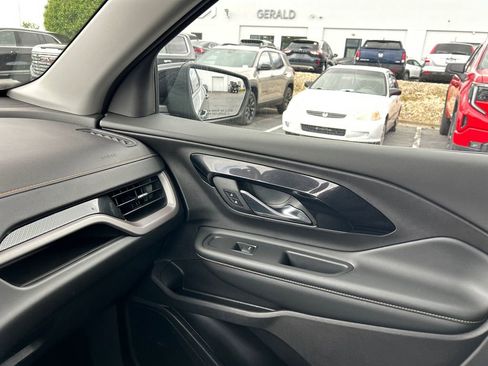 Used 2024 GMC Terrain AT4 AWD/4WD image 29