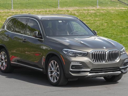 Used 2020 BMW X5 sDrive40i w/ Premium Package image 2