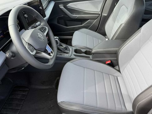 New 2026 Volkswagen Jetta SE FWD image 7