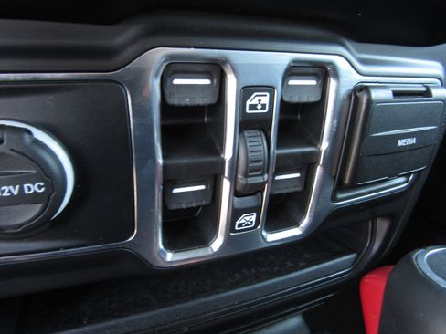 Used 2023 Jeep Wrangler Sahara w/ Safety Group image 20