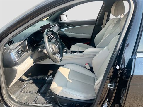 Used 2023 Genesis G70 2.0T image 21