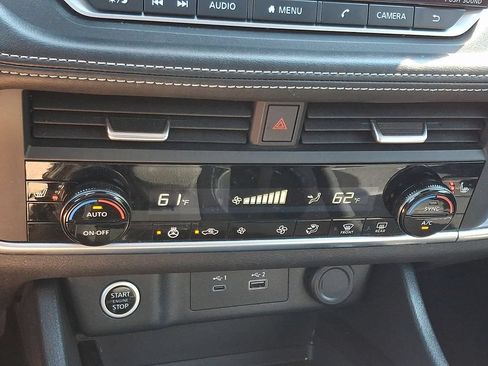 Certified 2023 Nissan Rogue SV w/ SV Premium B Package AWD/4WD image 18