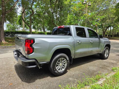 Used 2025 Chevrolet Colorado LT RWD image 5