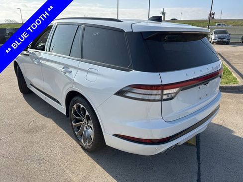 Used 2025 Lincoln Aviator AWD w/ Jet Appearance Package image 9