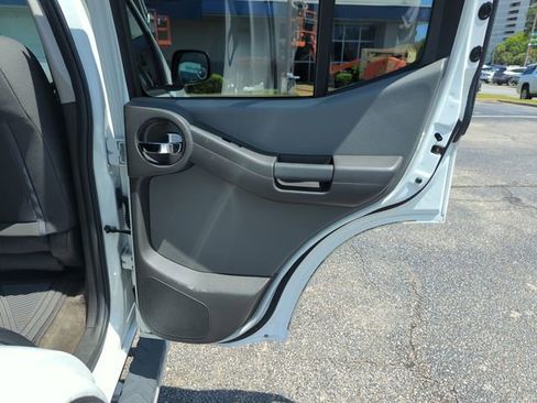 Used 2015 Nissan Xterra S w/ Value Package image 28