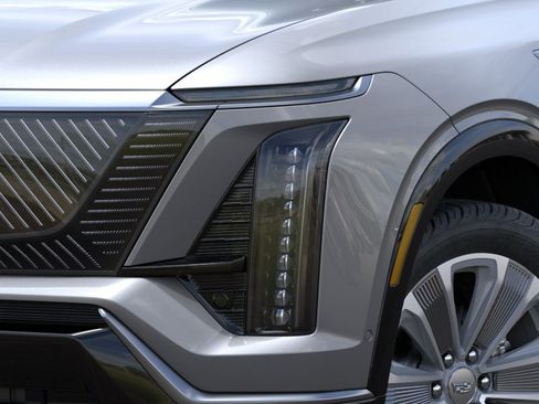 New 2026 Cadillac Vistiq Premium Luxury w/ LPO, Floor Liner Package AWD/4WD image 10