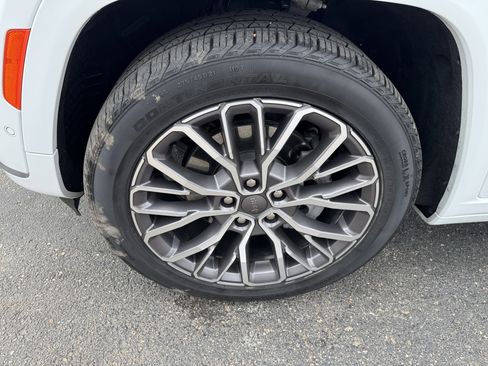 Used 2023 Jeep Grand Cherokee L Summit image 43