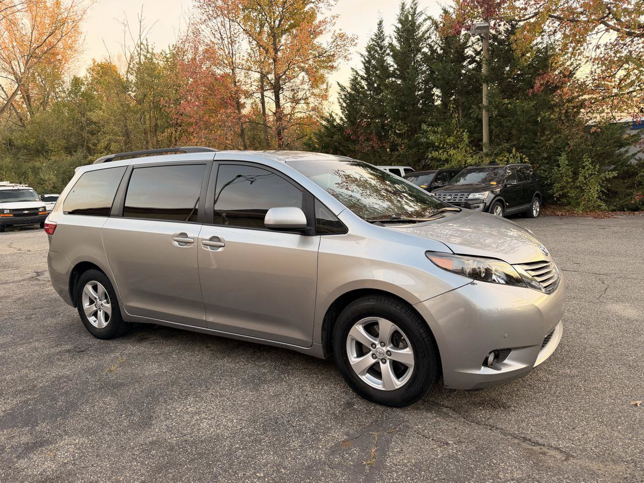 Used 2017 Toyota Sienna LE FWD image 9