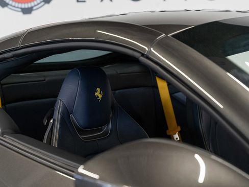 Used 2019 Ferrari Portofino RWD image 28