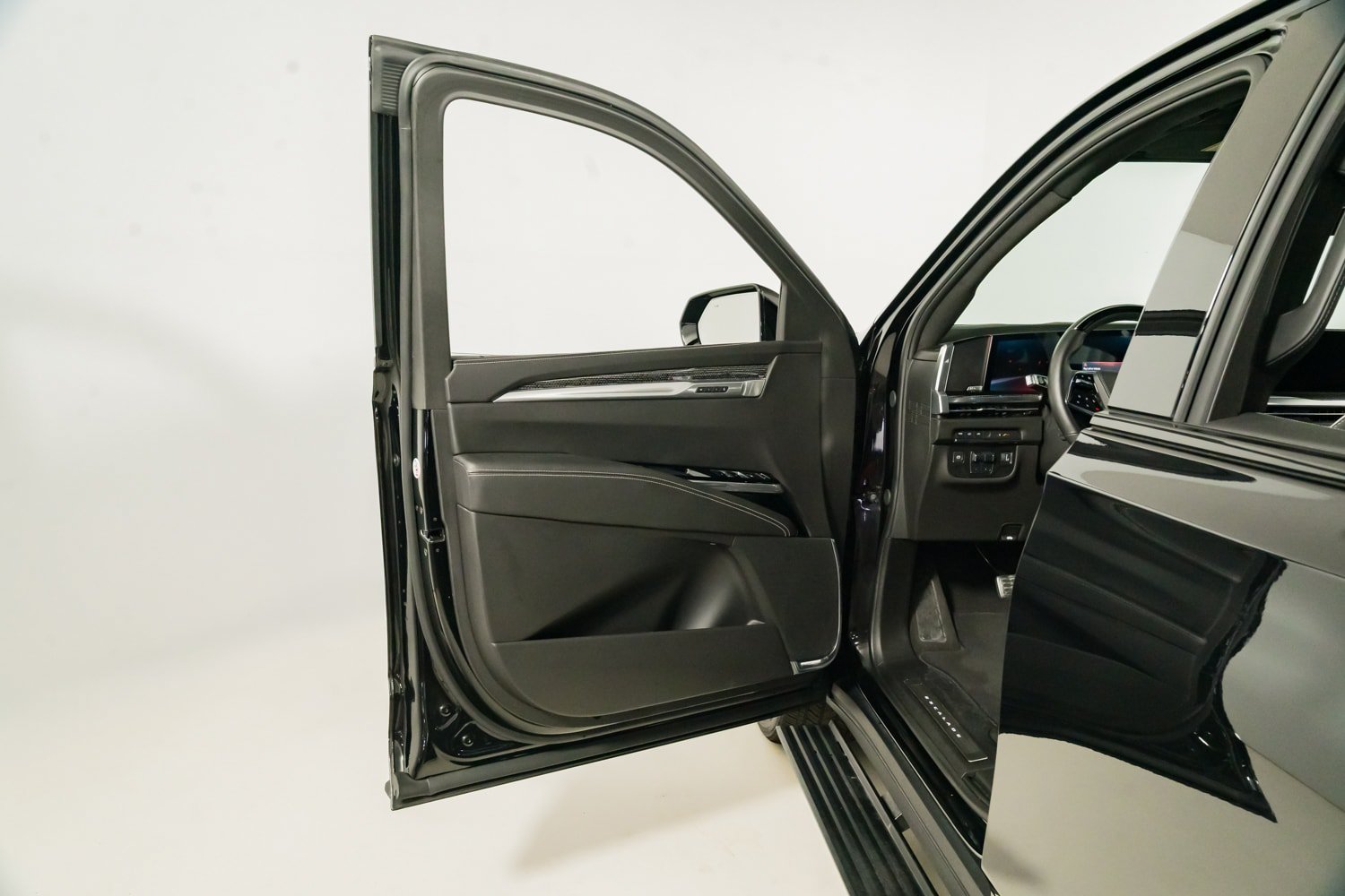 Used 2025 Cadillac Escalade V AWD/4WD image 16