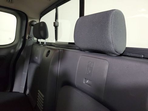 Used 2022 Nissan Frontier SV RWD image 11