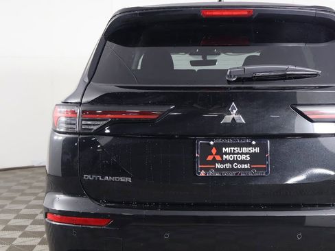 New 2026 Mitsubishi Outlander ES AWD/4WD image 16
