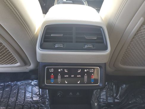 Used 2024 Audi Q8 e-tron Premium Plus w/ Premium Plus Package AWD/4WD image 12