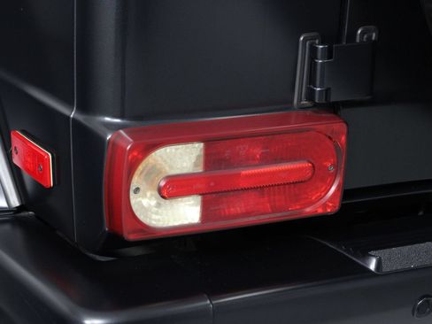 Used 2015 Mercedes-Benz G 63 AMG 4MATIC image 18