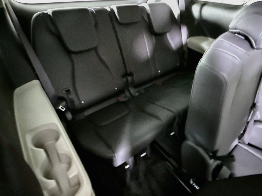 Certified 2024 Kia Carnival EX FWD image 32