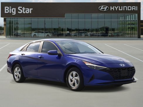 Used 2023 Hyundai Elantra SE w/ Preferred Accessory Package image 6