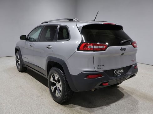 Used 2015 Jeep Cherokee Trailhawk image 6