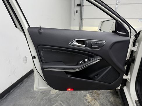 Used 2015 Mercedes-Benz GLA 250 4MATIC image 10