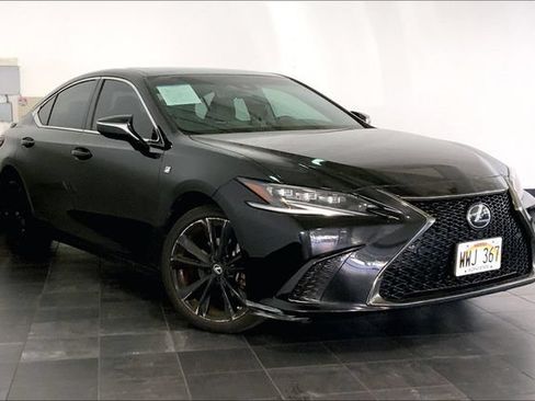 Used 2023 Lexus ES 300h F Sport FWD image 2