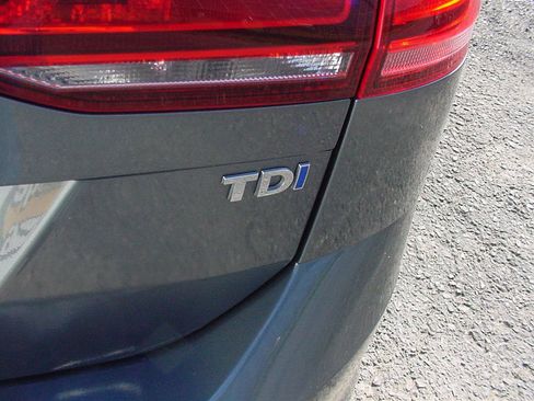 Used 2015 Volkswagen Golf TDI SE w/ Lighting Package image 28