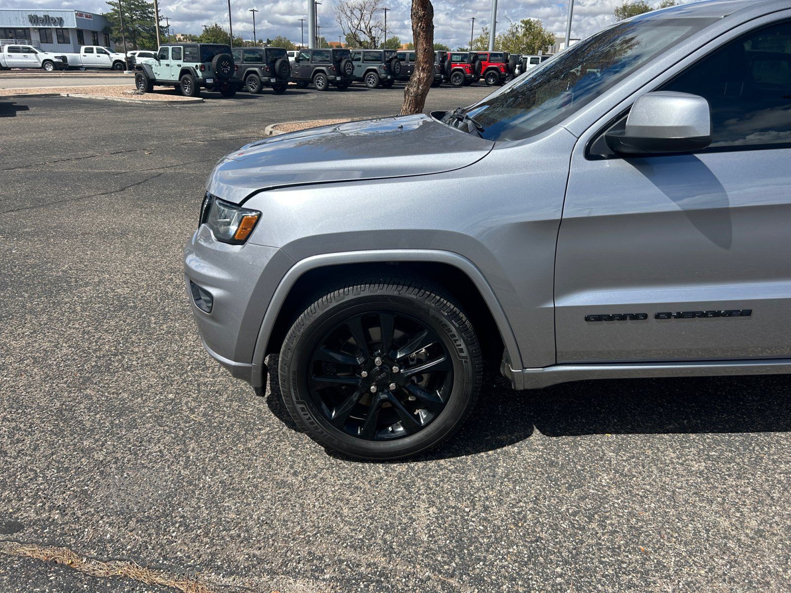 Used 2021 Jeep Grand Cherokee Laredo X AWD/4WD image 26