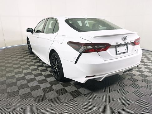 Used 2023 Toyota Camry SE w/ Convenience Package FWD image 5
