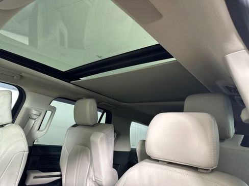 Used 2023 Ford Expedition Platinum image 12