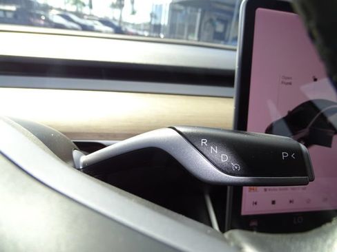 Used 2018 Tesla Model 3 Long Range RWD image 15