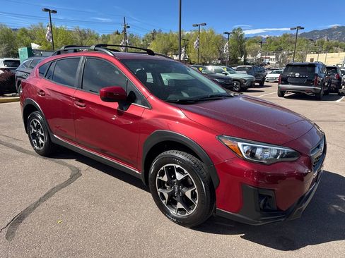 Used 2019 Subaru Crosstrek 2.0i Premium w/ Eyesight System image 3