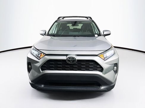 Used 2020 Toyota RAV4 XLE w/ Convenience Package image 2