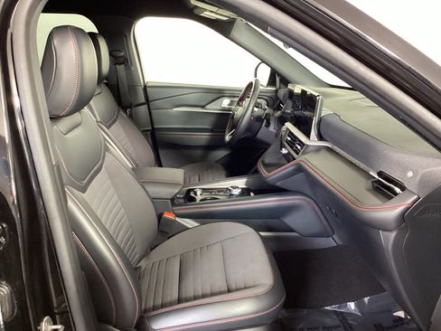 Used 2025 Ford Explorer ST-Line AWD/4WD image 11