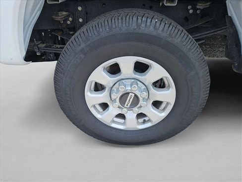 Used 2024 Ford F250 XLT w/ FX4 Off-Road Package AWD/4WD image 9