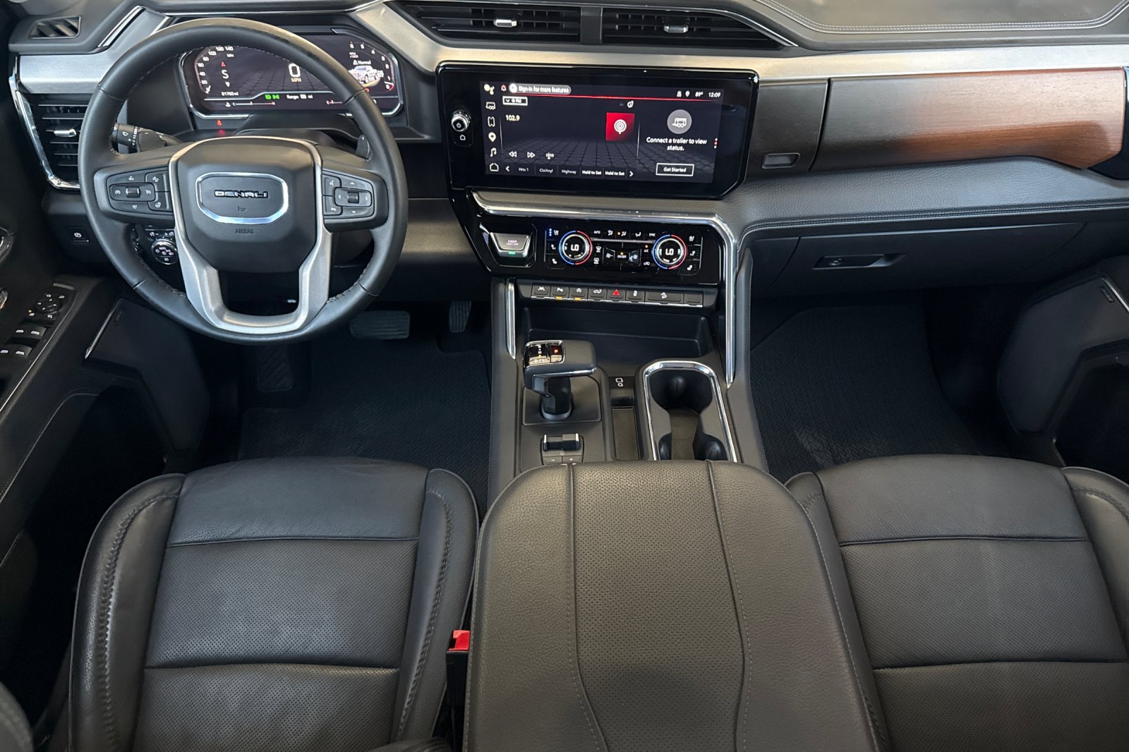 Used 2025 GMC Sierra 1500 Denali AWD/4WD image 14