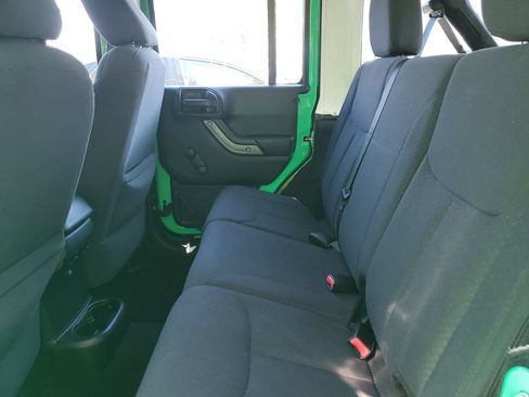 Used 2015 Jeep Wrangler Unlimited Sport w/ Connectivity Group AWD/4WD image 13