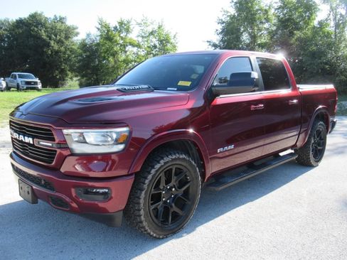 Used 2022 RAM 1500 Laramie AWD/4WD image 2