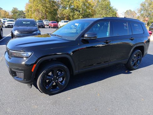 New 2025 Jeep Grand Cherokee L Altitude image 12