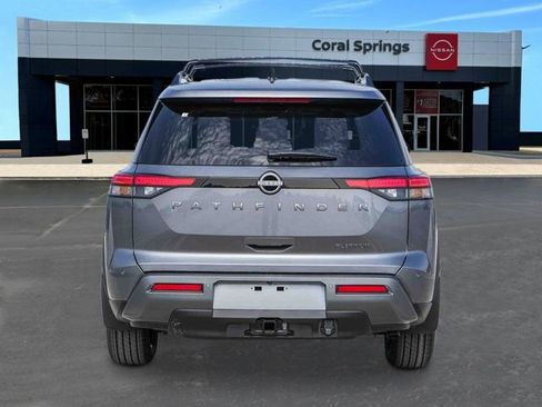 New 2026 Nissan Pathfinder Platinum FWD image 3