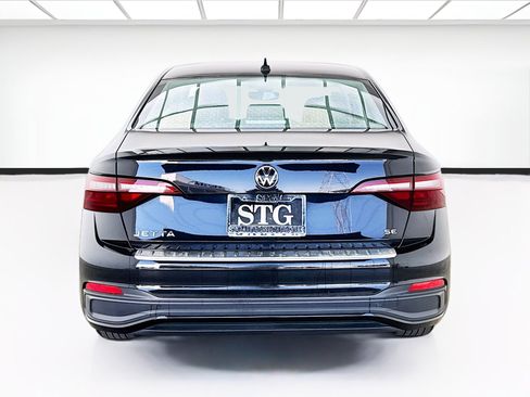 Used 2023 Volkswagen Jetta SE FWD image 5