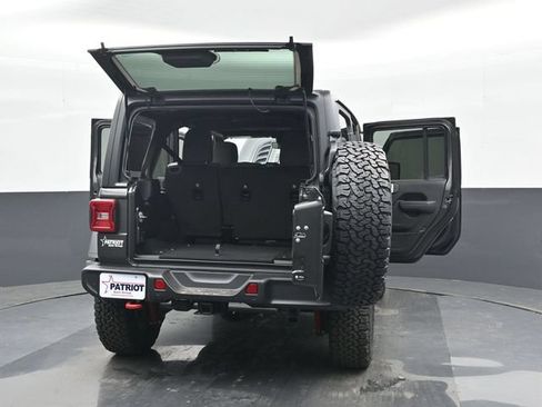 Used 2024 Jeep Wrangler Unlimited Rubicon w/ Technology Group AWD/4WD image 45