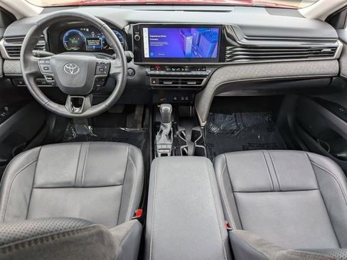 Used 2025 Toyota Camry XLE AWD/4WD image 26
