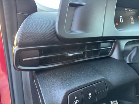 Certified 2025 Hyundai Elantra Sport image 20