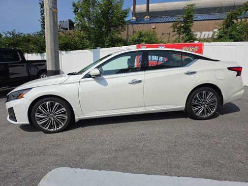 Used 2023 Nissan Altima 2.5 SL AWD/4WD image 11