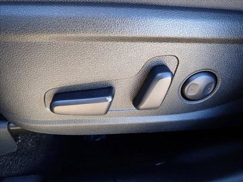 Used 2023 Hyundai Santa Fe SEL w/ Premium Package image 15